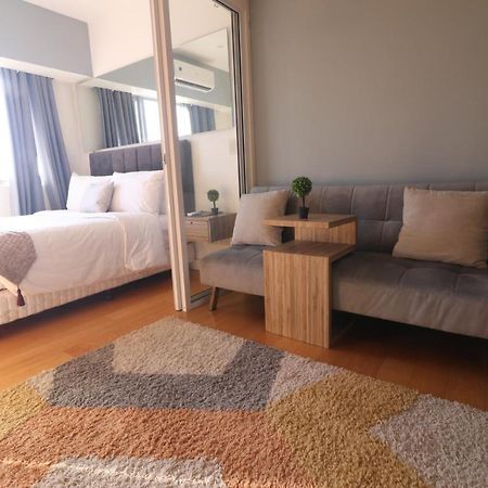 Oasis Regency @ Acqua Livingstone Near Rockwell Apartment Mandaluyong Luaran gambar